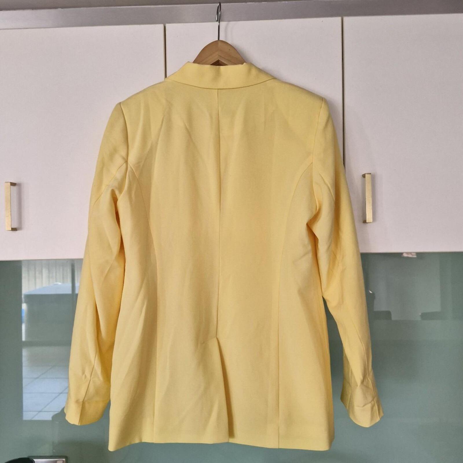 Yellow Glassons 3 Button Blazer