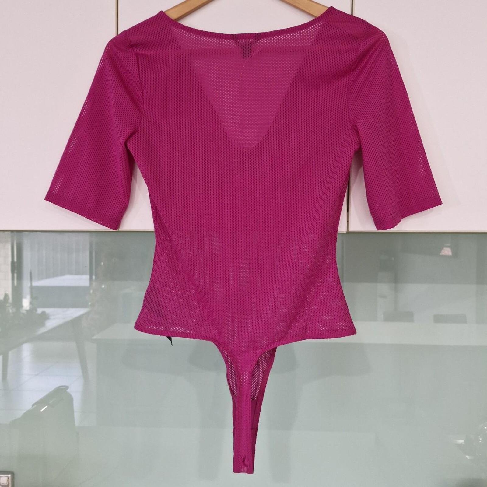 Hot pink Guess bodysuit M