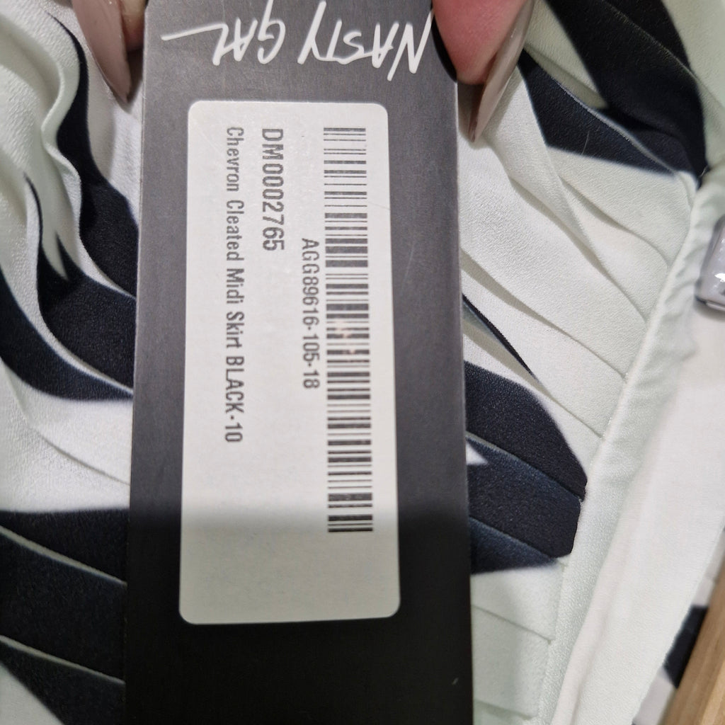 Nasty Gal Chevron Pleated Skirt 10
