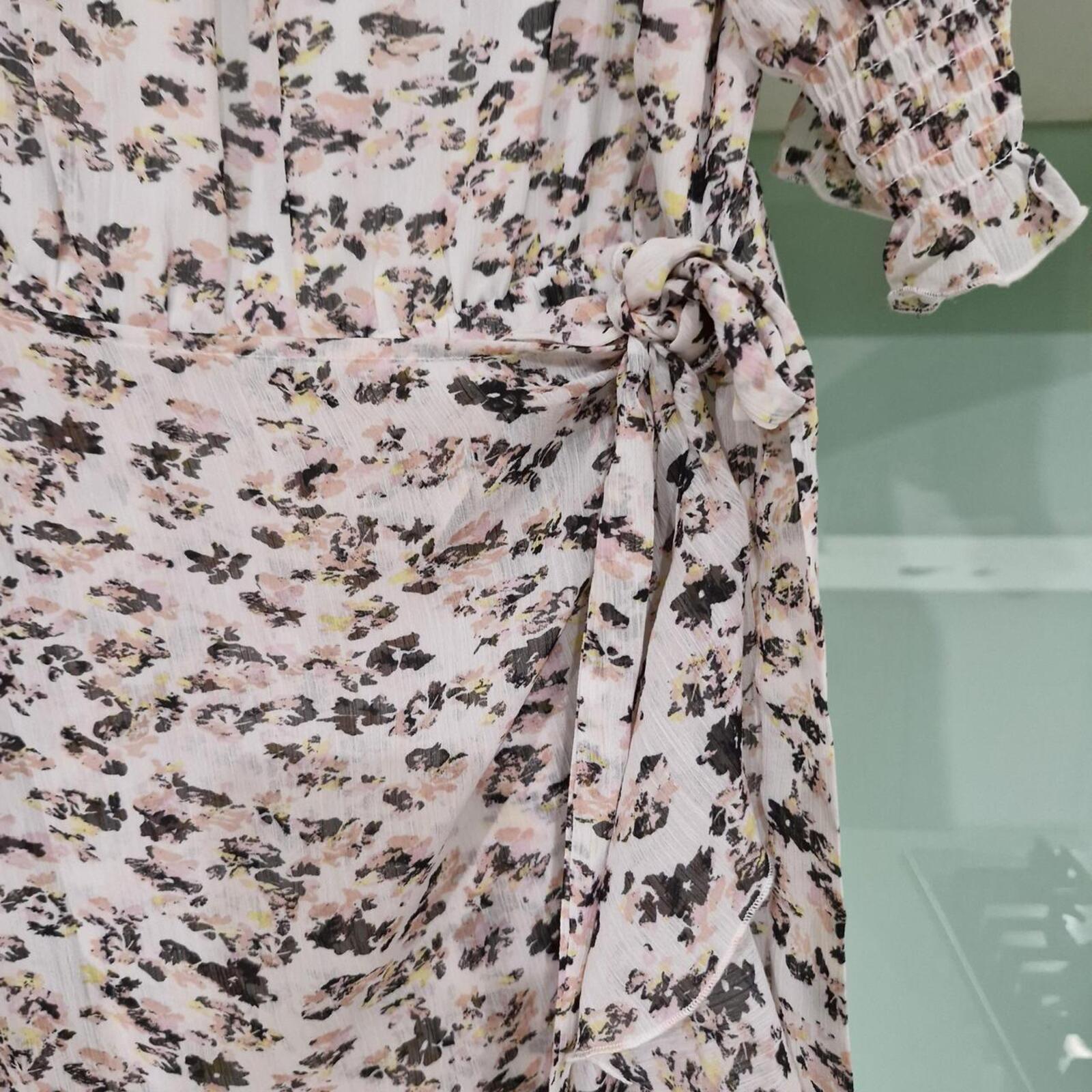 Decjuba High Neck Patterned Dress