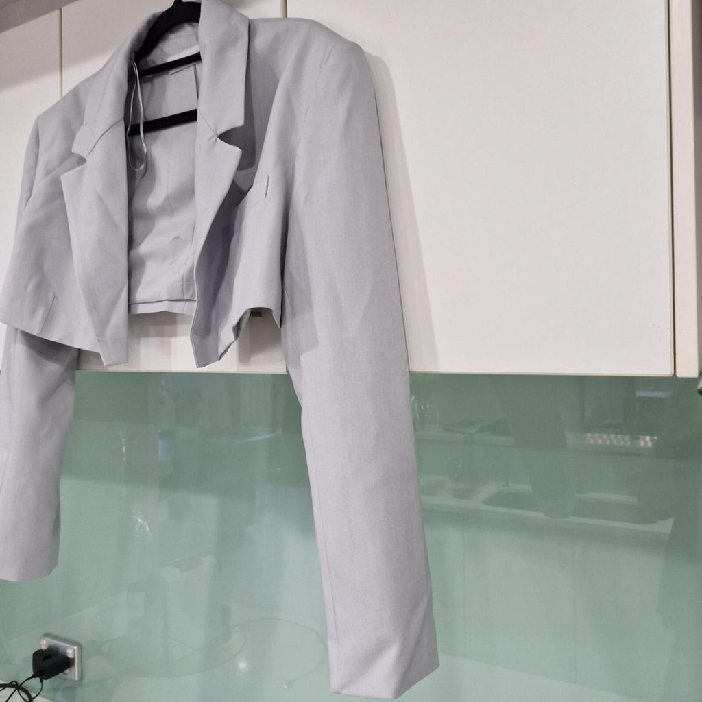 Bershka cropped blazer M