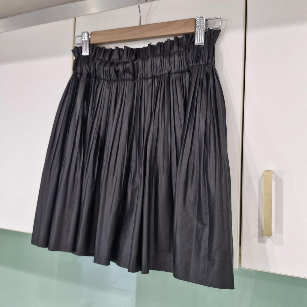Zara black pleated skort