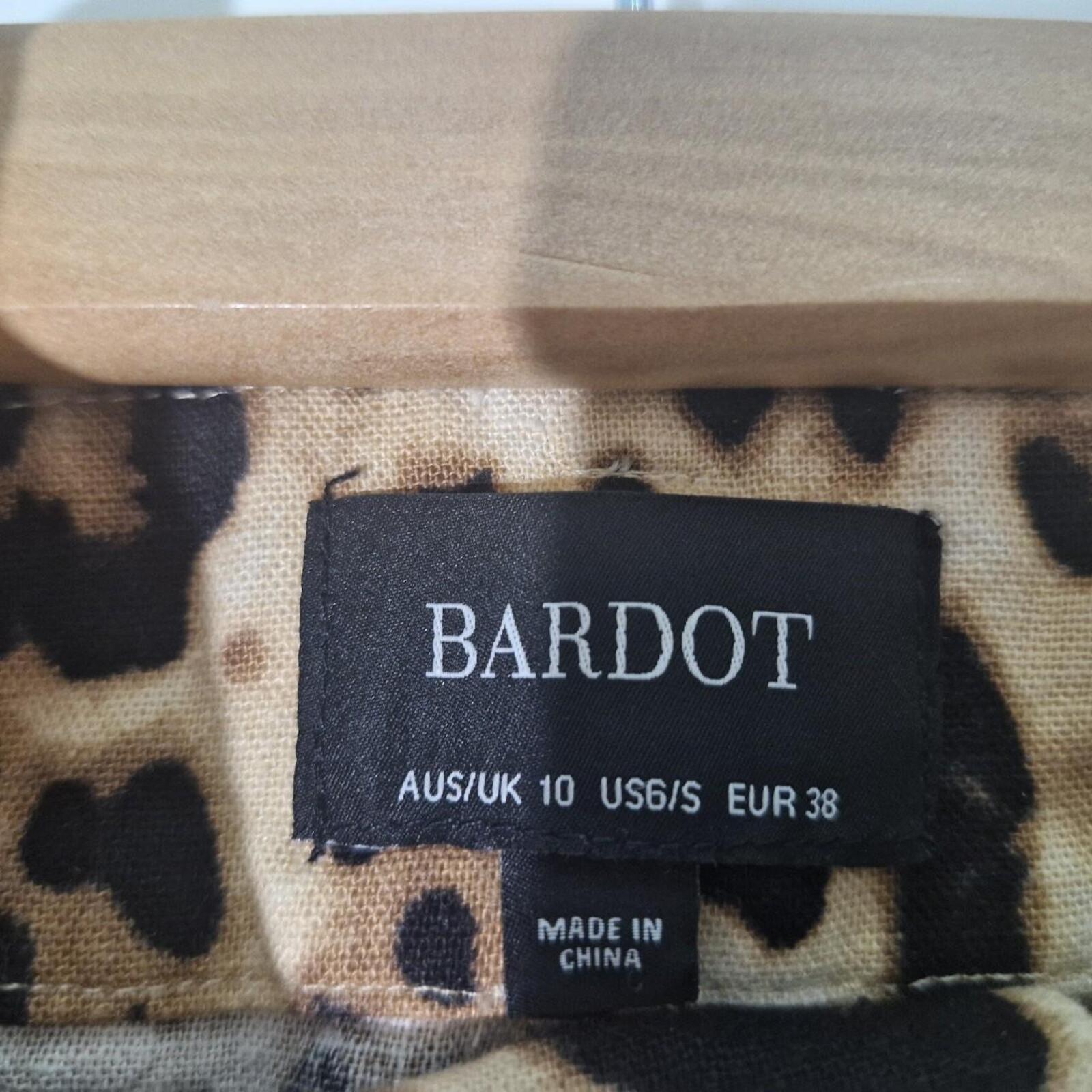 Bardot Linen Blend Leopard Print Shorts With A Belt 10