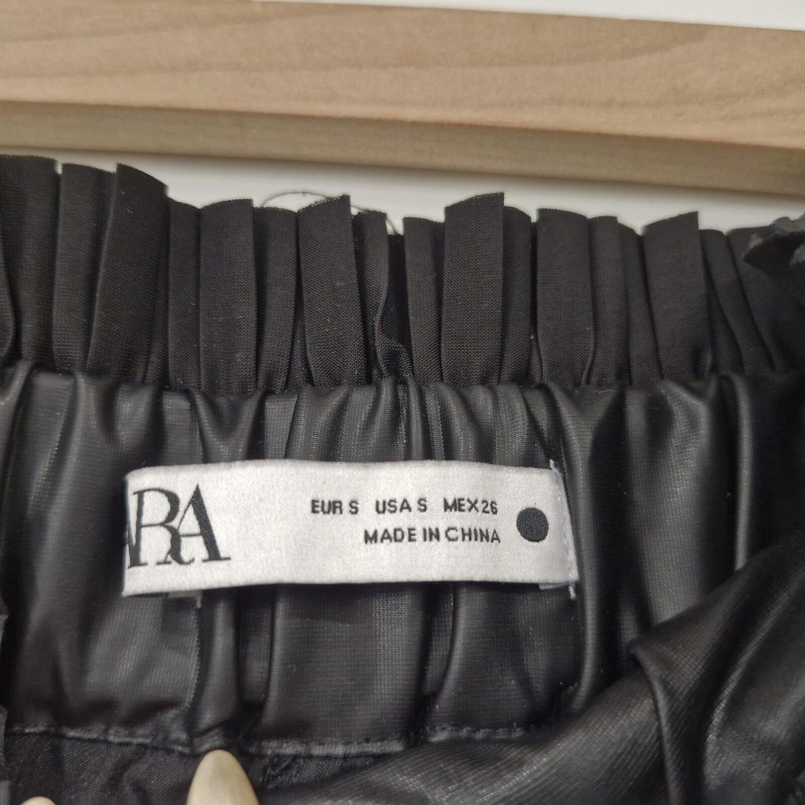 Zara black pleated skort