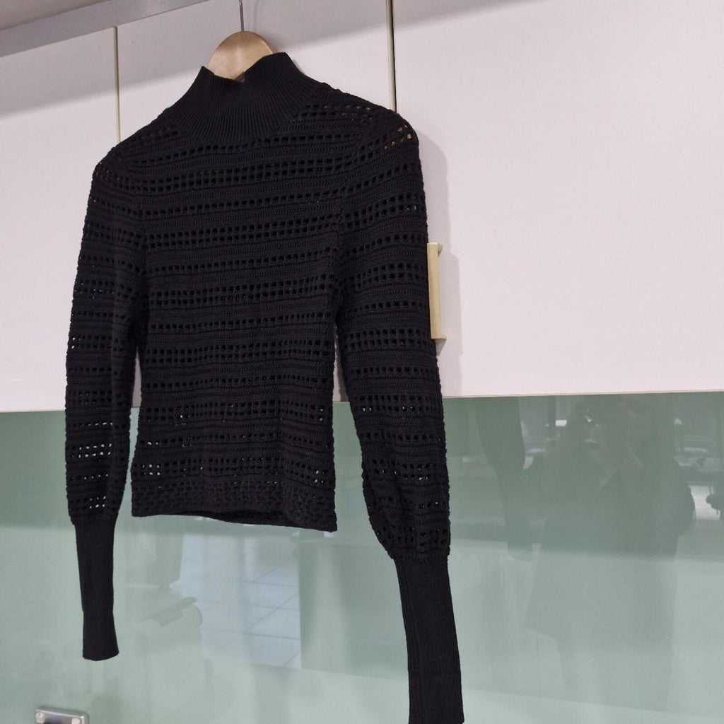 Sheike Cropped High Neck Knit