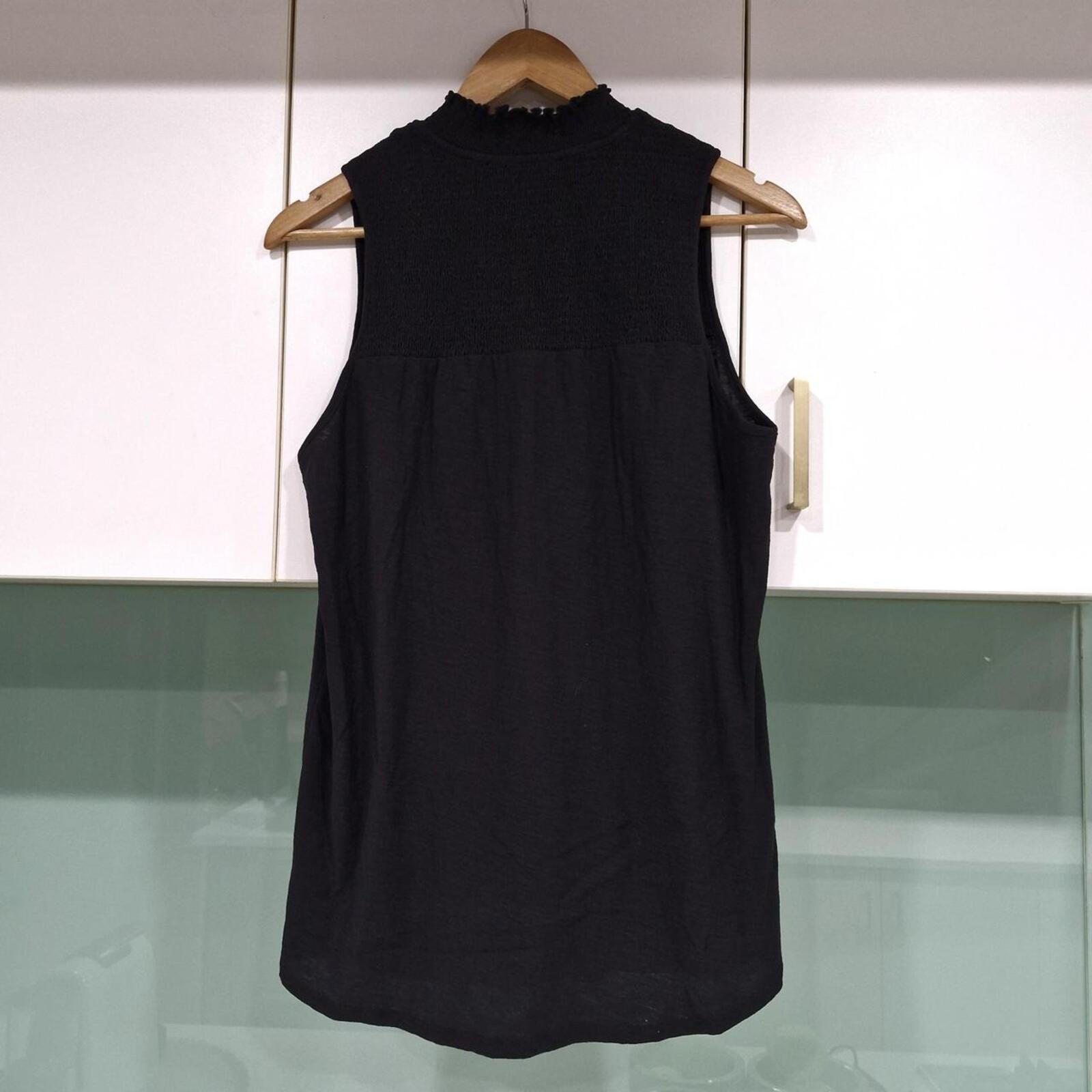 Decjuba Cotton Top With Gold Buttons L