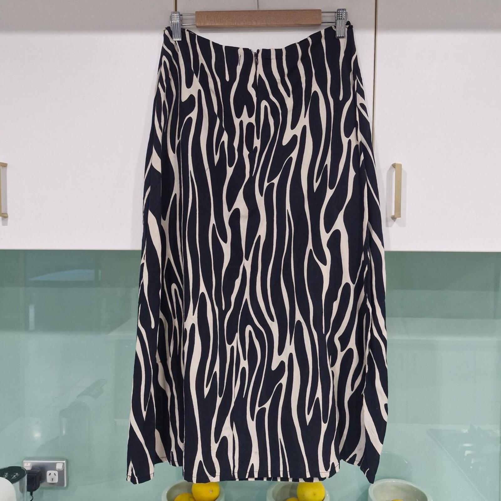 Bamboo Blonde Zebra Patterned Skirt 12