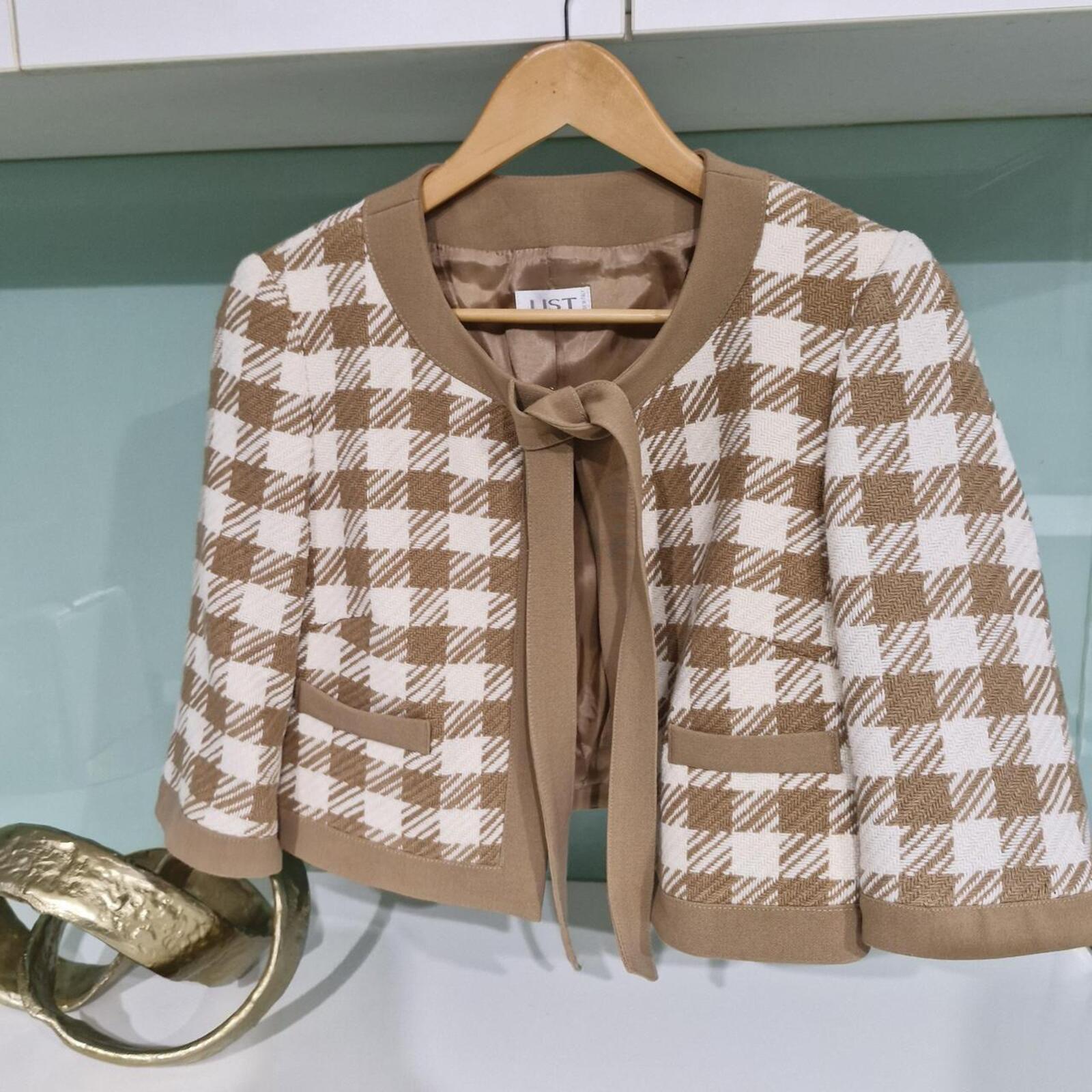 LIST Brown and white checkered blazer M