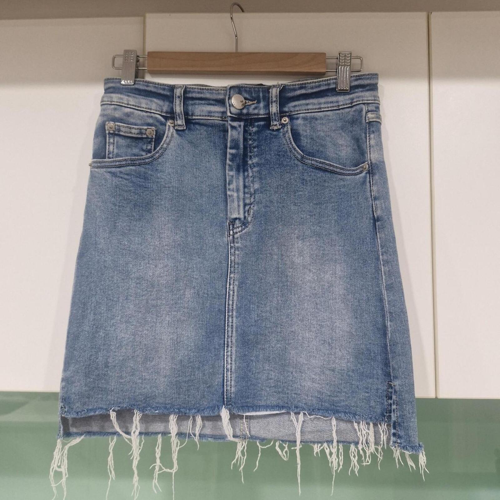 Decjuba Gina denim skirt with frayed hem 8