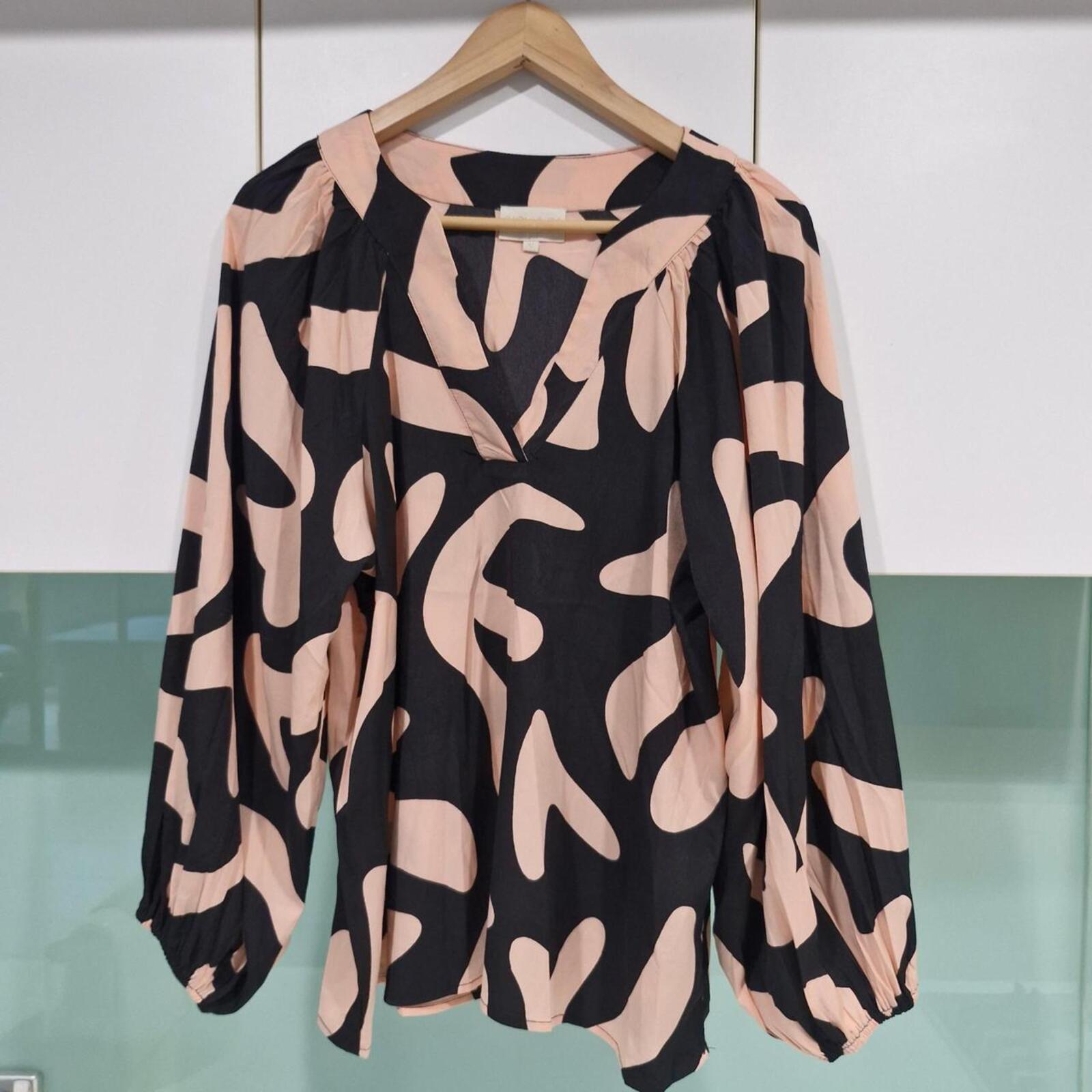 Gingham & Heels pink/black abstract print blouse Size 12