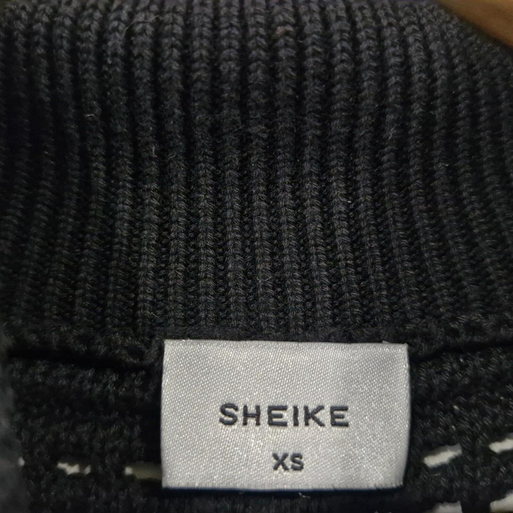 Sheike Cropped High Neck Knit