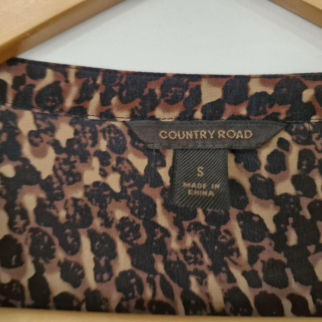 Brown and black Country Road blouse S