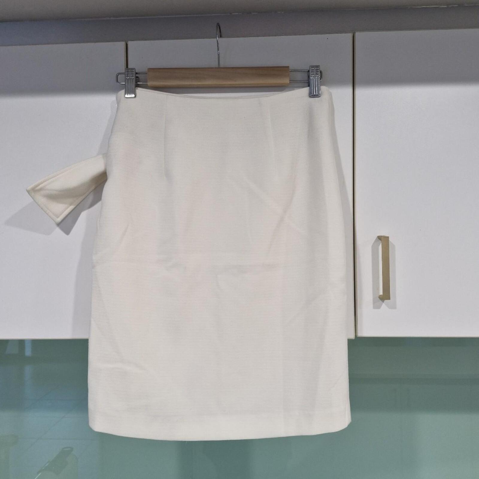 Forcast White midi wrap skirt with a touch of elegance 8