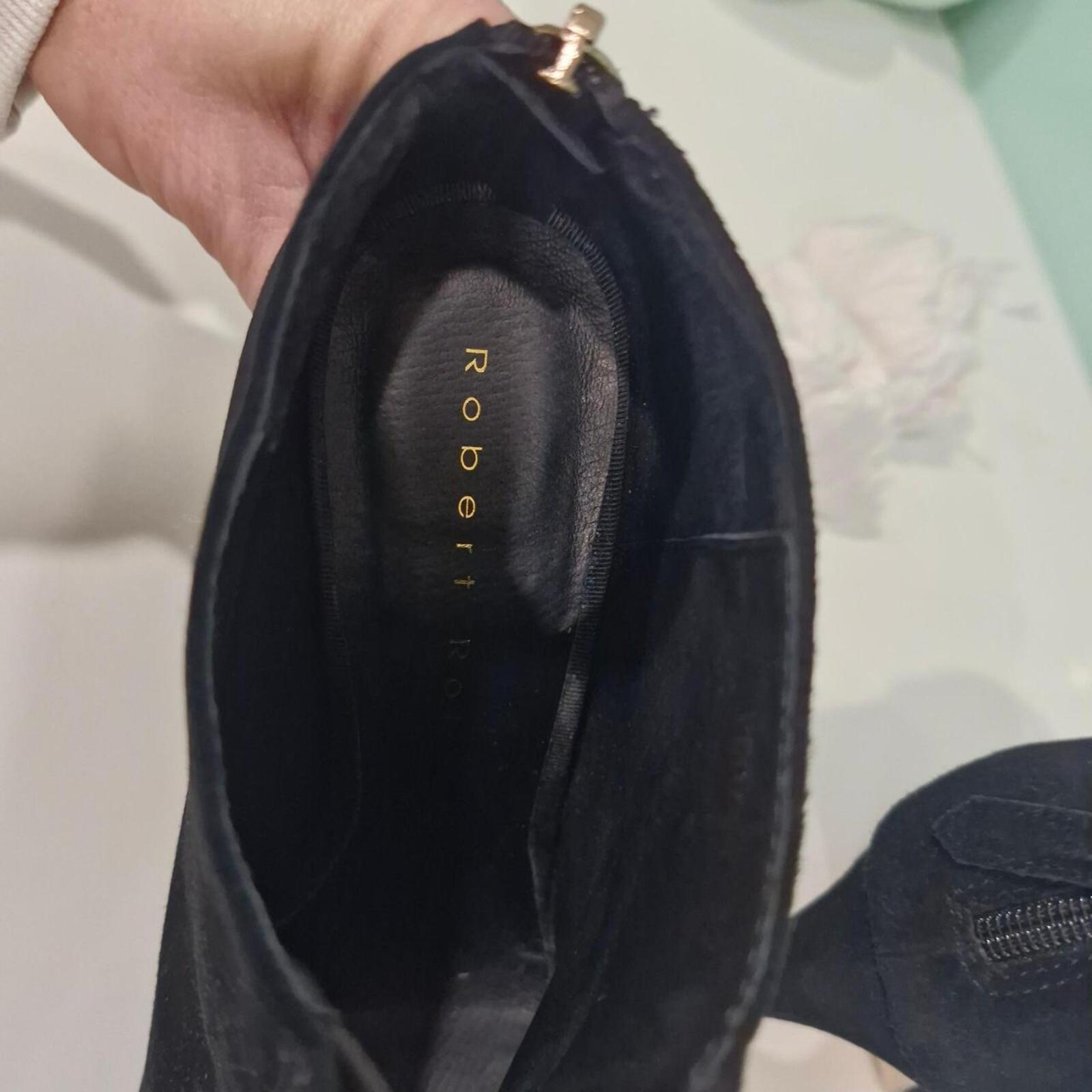 Robert Robert Ruffle Booties 8
