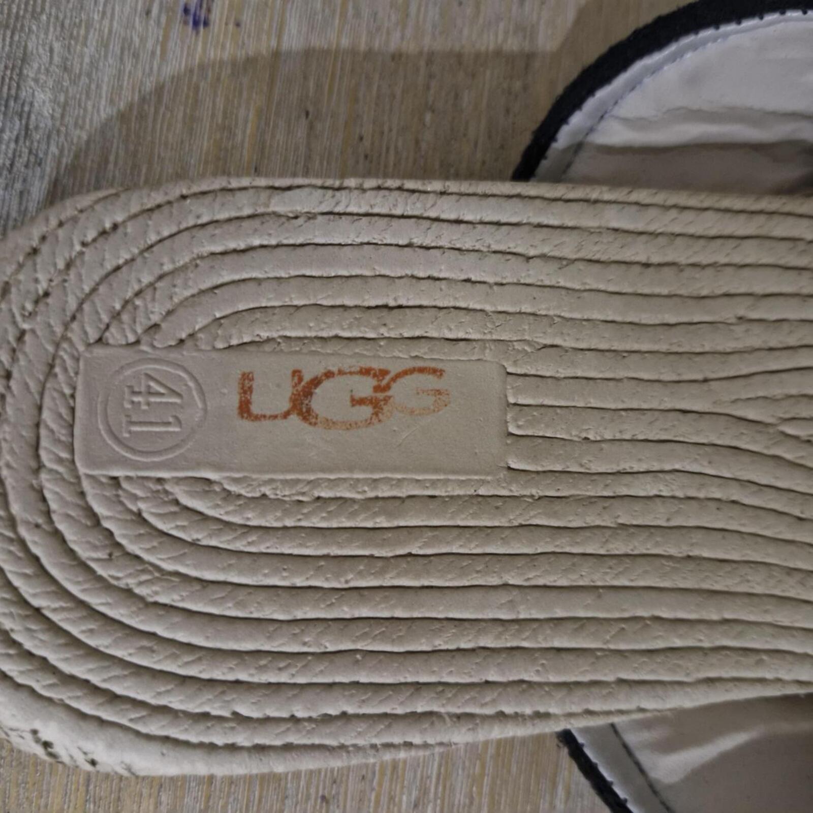 UGG Australia Thongs