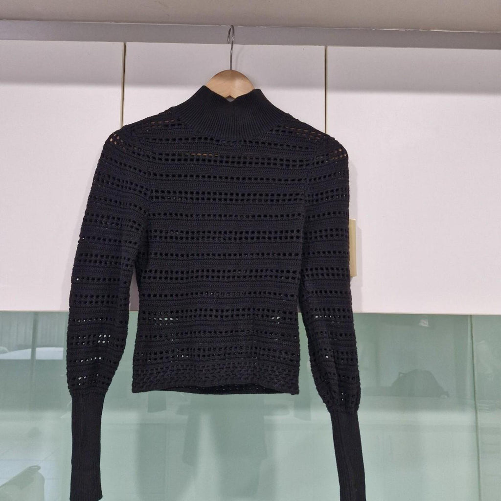 Sheike Cropped High Neck Knit