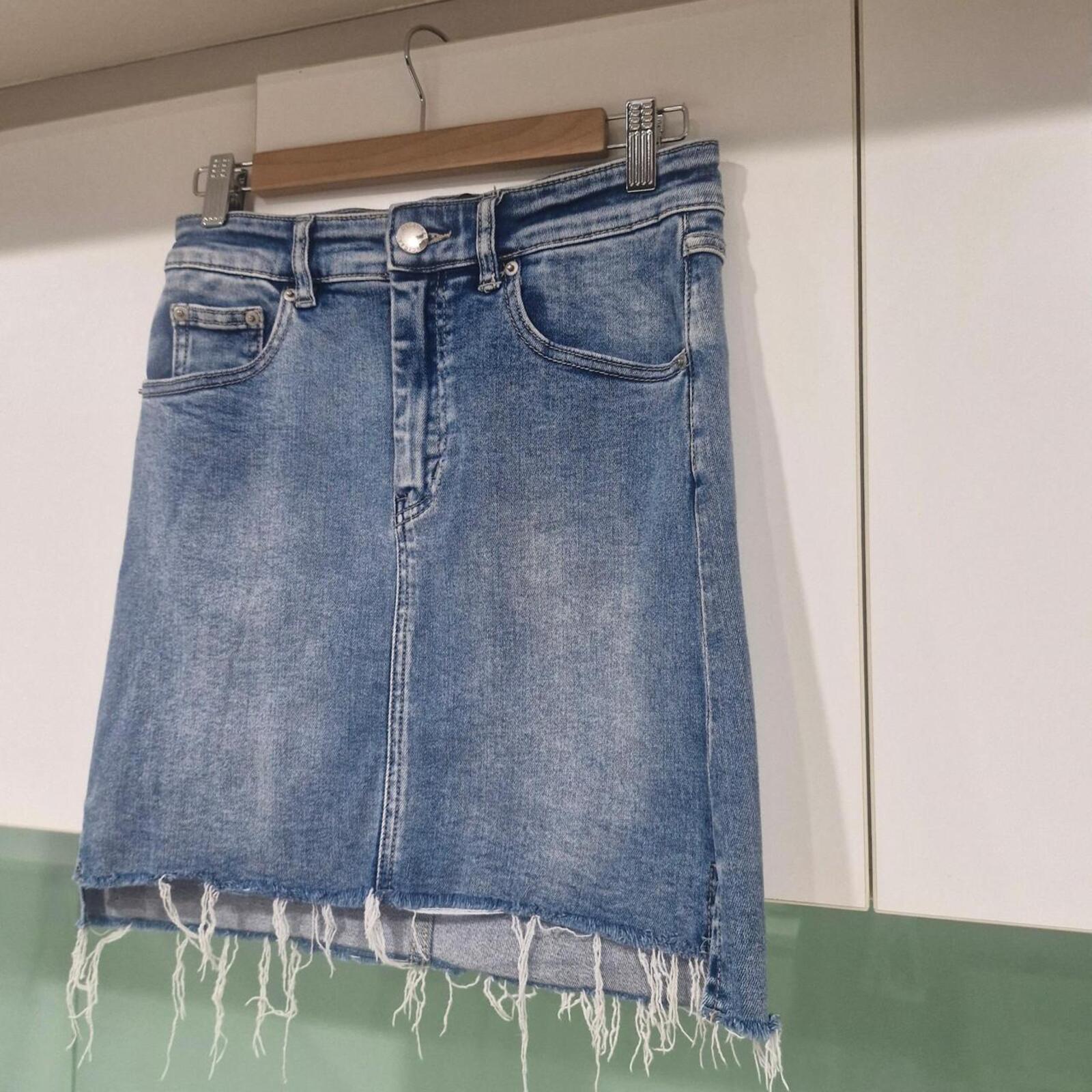 Decjuba Gina denim skirt with frayed hem 8
