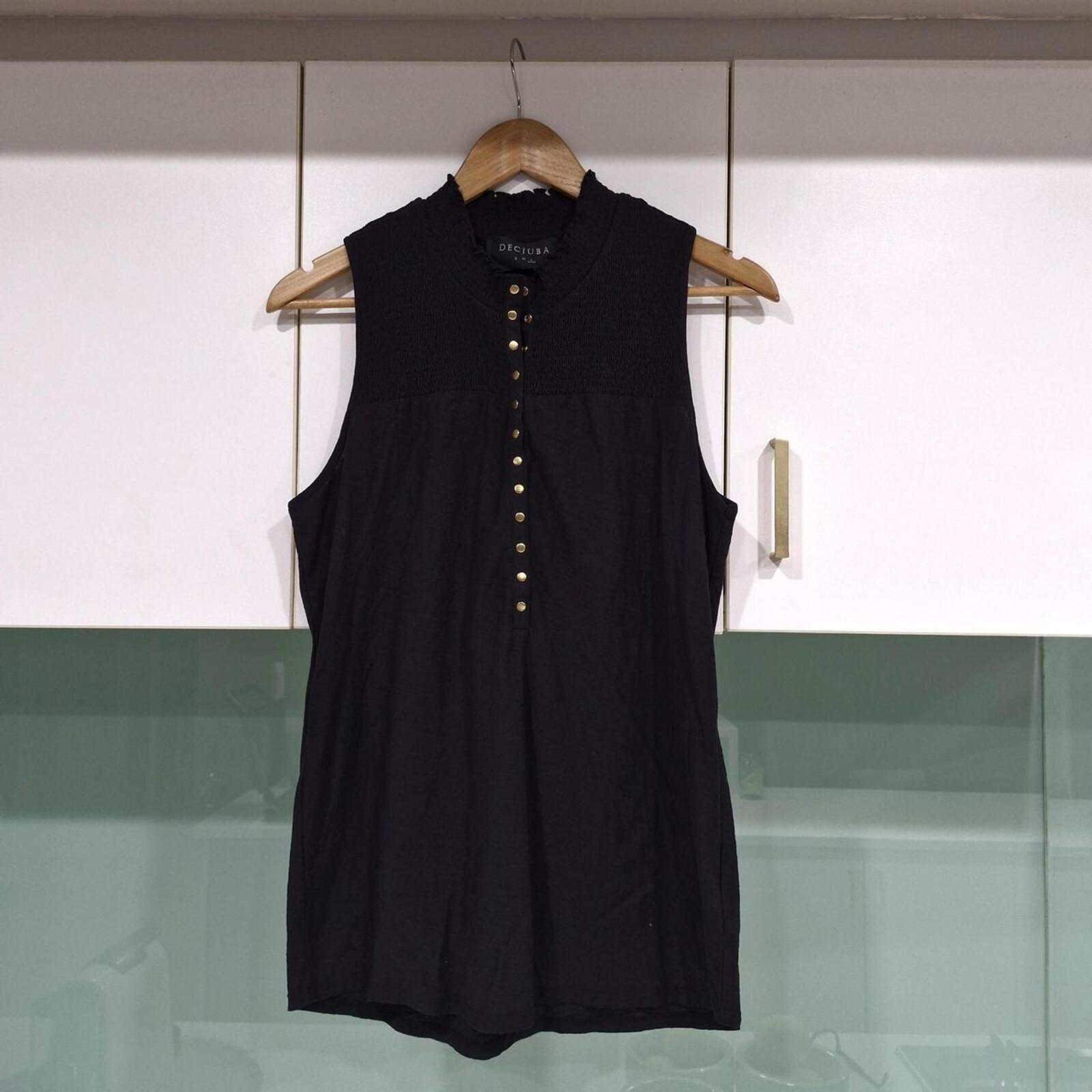 Decjuba Cotton Top With Gold Buttons L