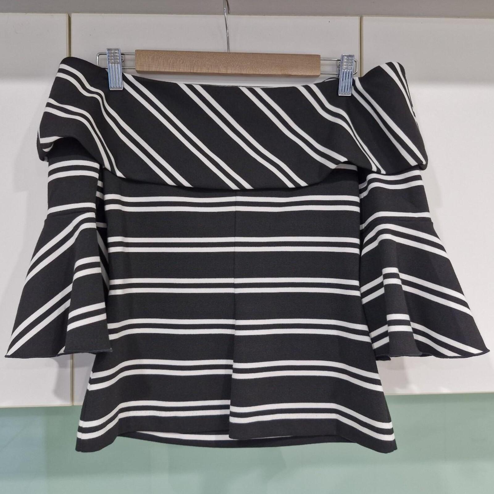 C/CT Off the shoulder black and white striped top 8