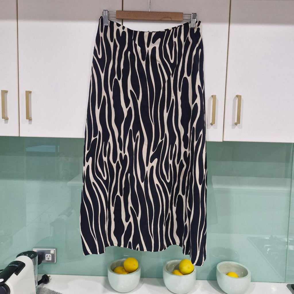 Bamboo Blonde Zebra Patterned Skirt 12