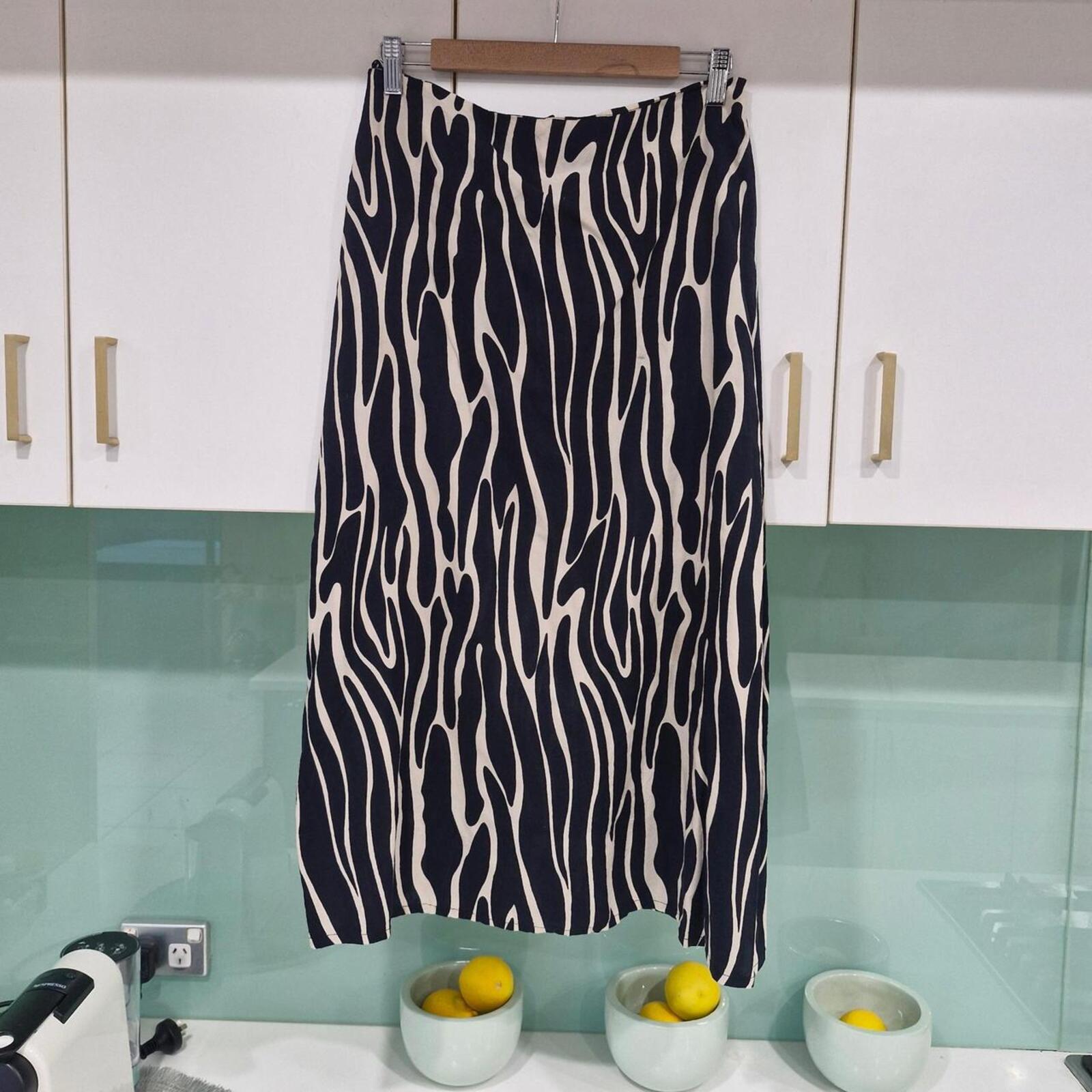 Bamboo Blonde Zebra Patterned Skirt 12