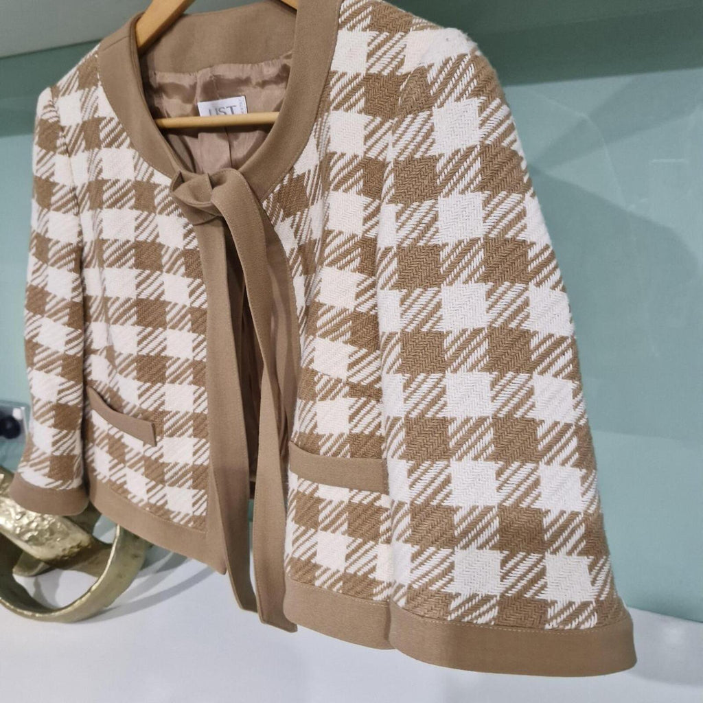 LIST Brown and white checkered blazer M