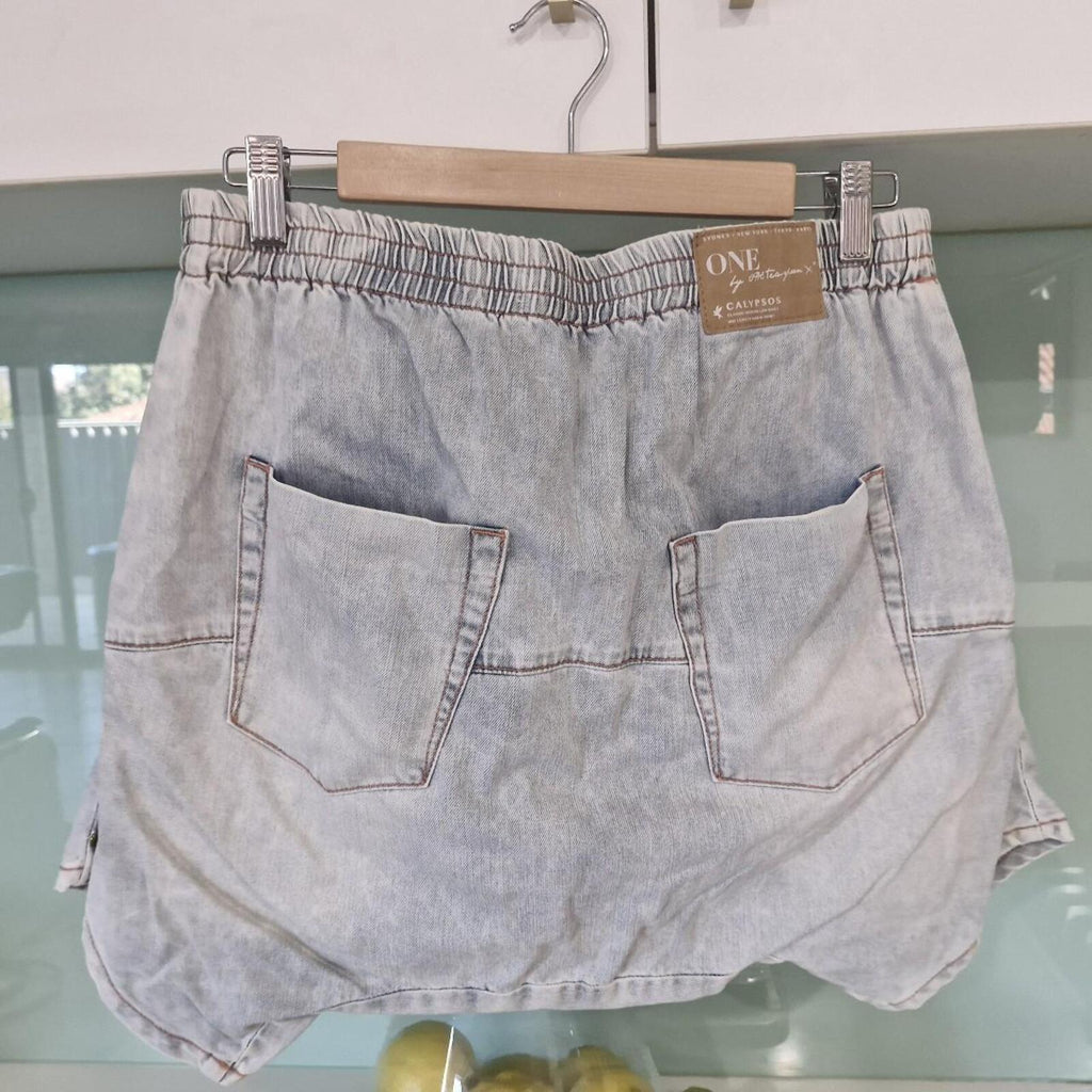 One Teaspoon Calypsos Shorts XXS (8-10)