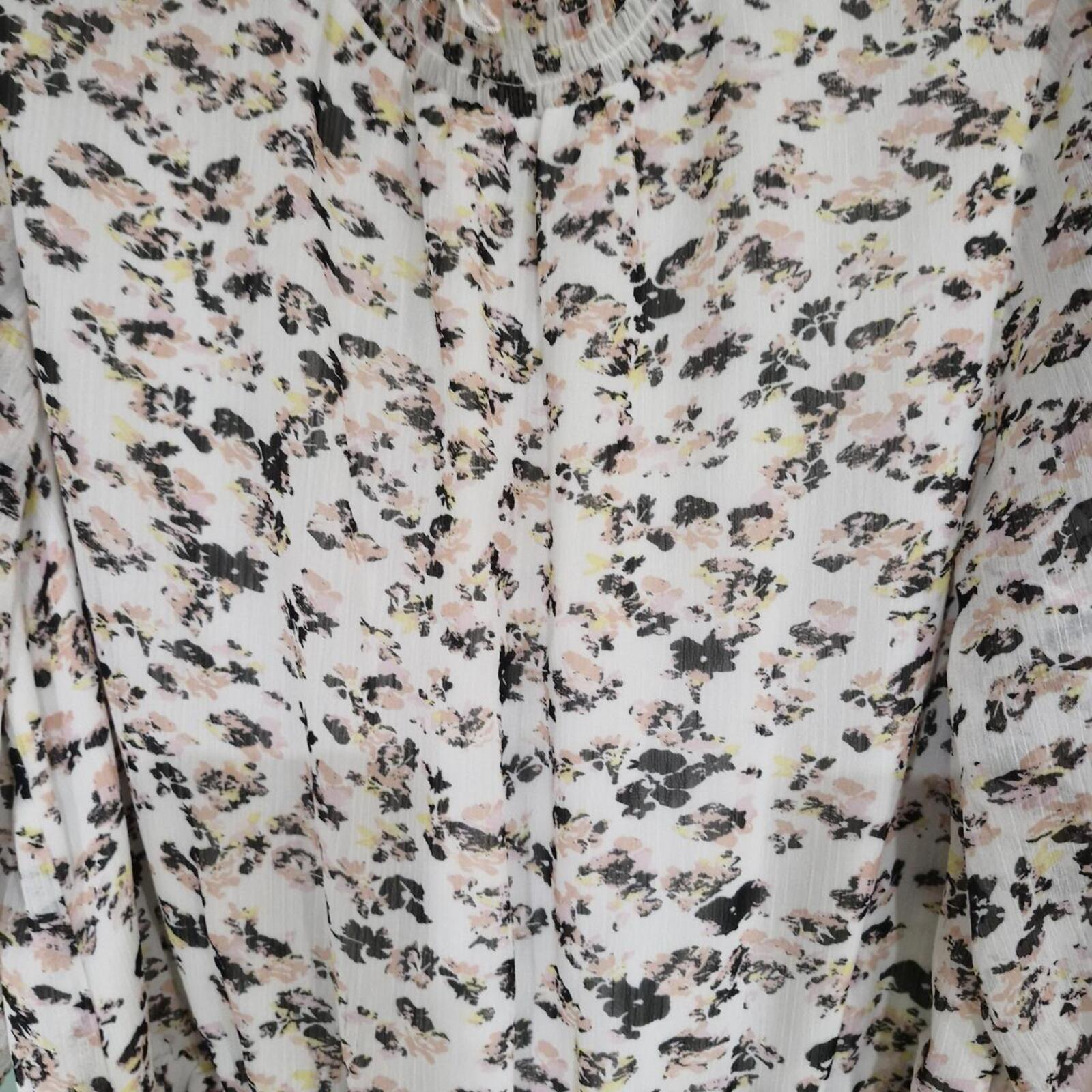 Decjuba High Neck Patterned Dress