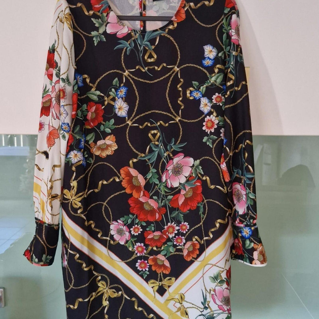 Decjuba Multi-coloured floral dress with long sleeves 12
